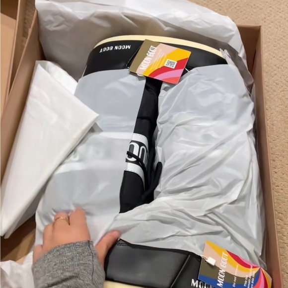 Moon Boot Black Winter Boots - Picture 2 of 5